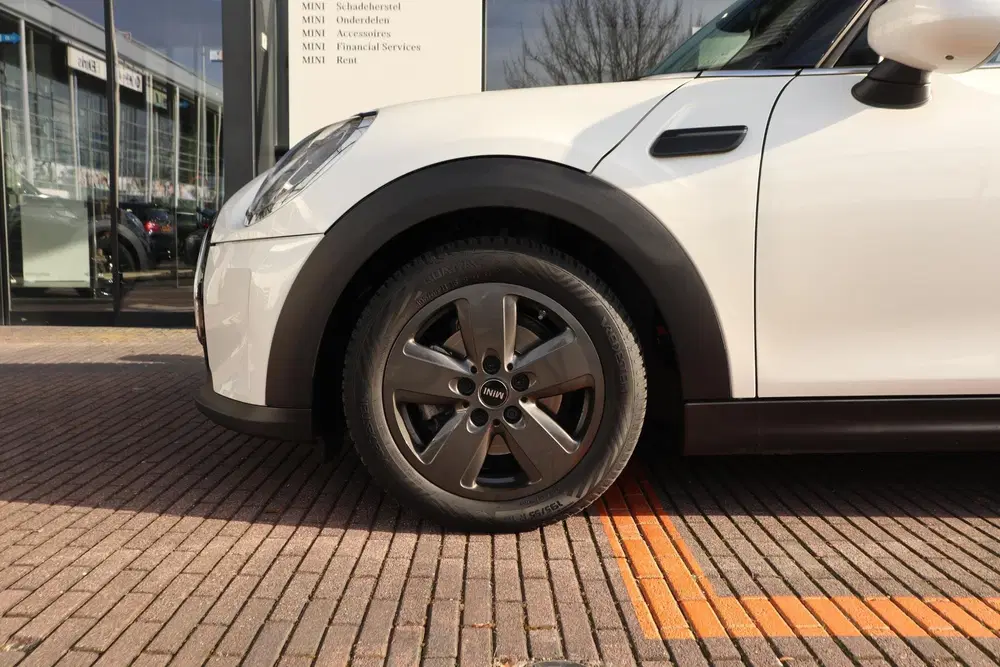 Mini Cooper Cooper uit 2024, foto 4