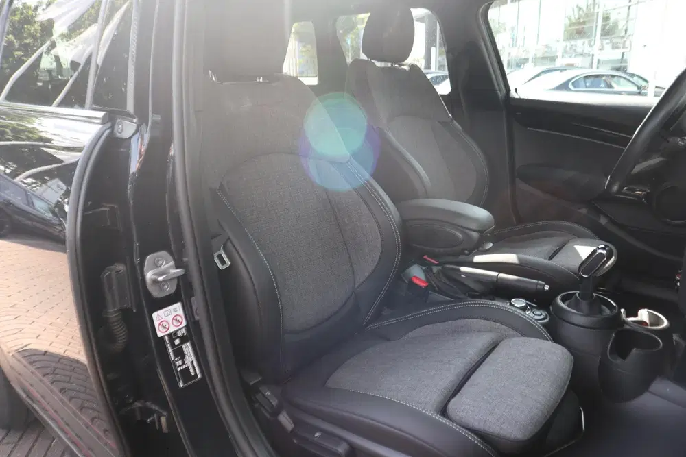 Mini Cooper S Cooper S uit 2022, foto 4