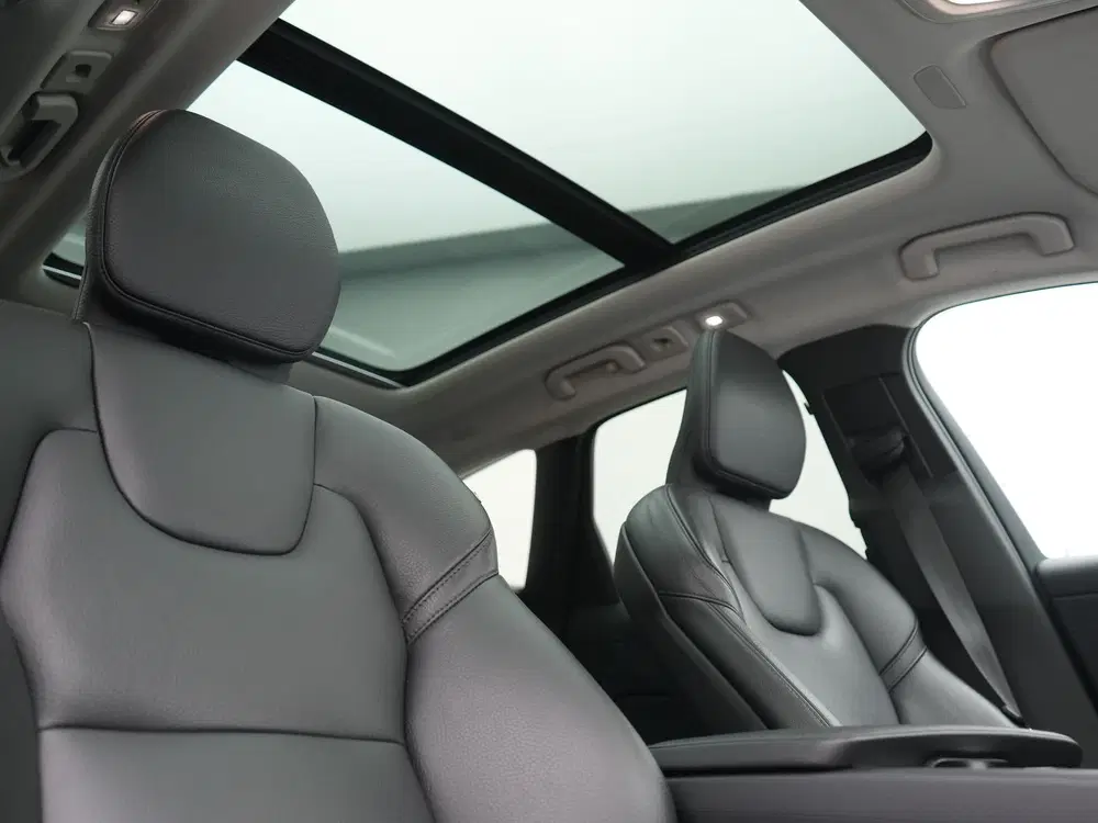 Volvo XC60 T6 AWD R-Design LONG RANGE PHEV 350pk Deal uit 2023, foto 5