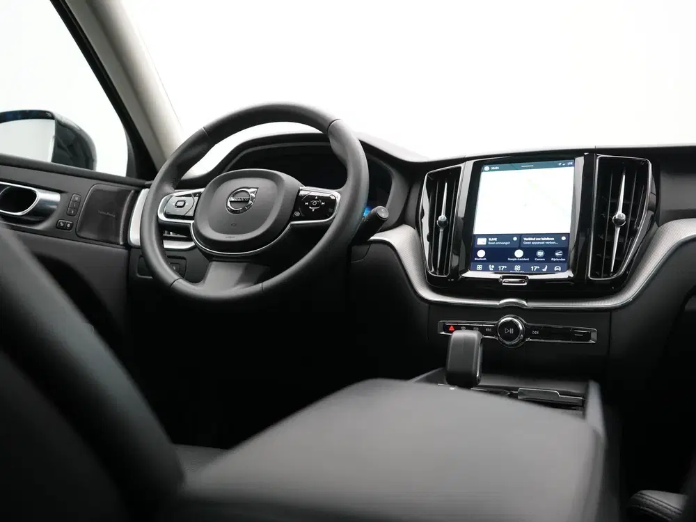 Volvo XC60 T6 AWD R-Design LONG RANGE PHEV 350pk Deal uit 2023, foto 9