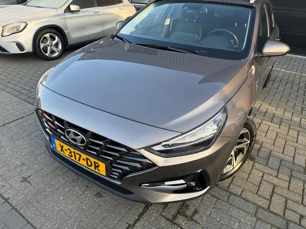 Hyundai i30 1.5 T-GDi MHEV Premium uit 2022, foto 16