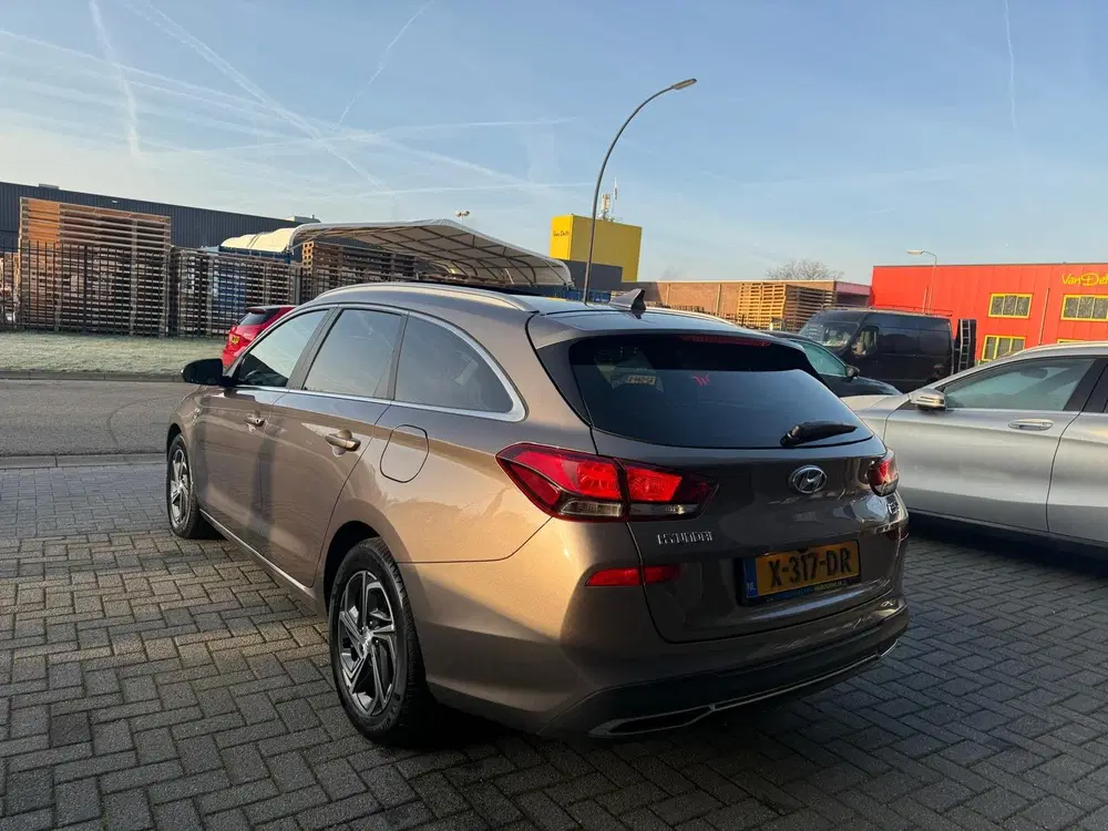 Hyundai i30 1.5 T-GDi MHEV Premium uit 2022, foto 8