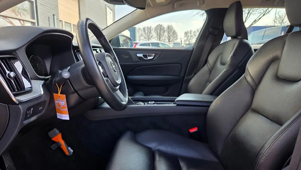 Volvo V60 2.0 T5 Inscription uit 2019, foto 16