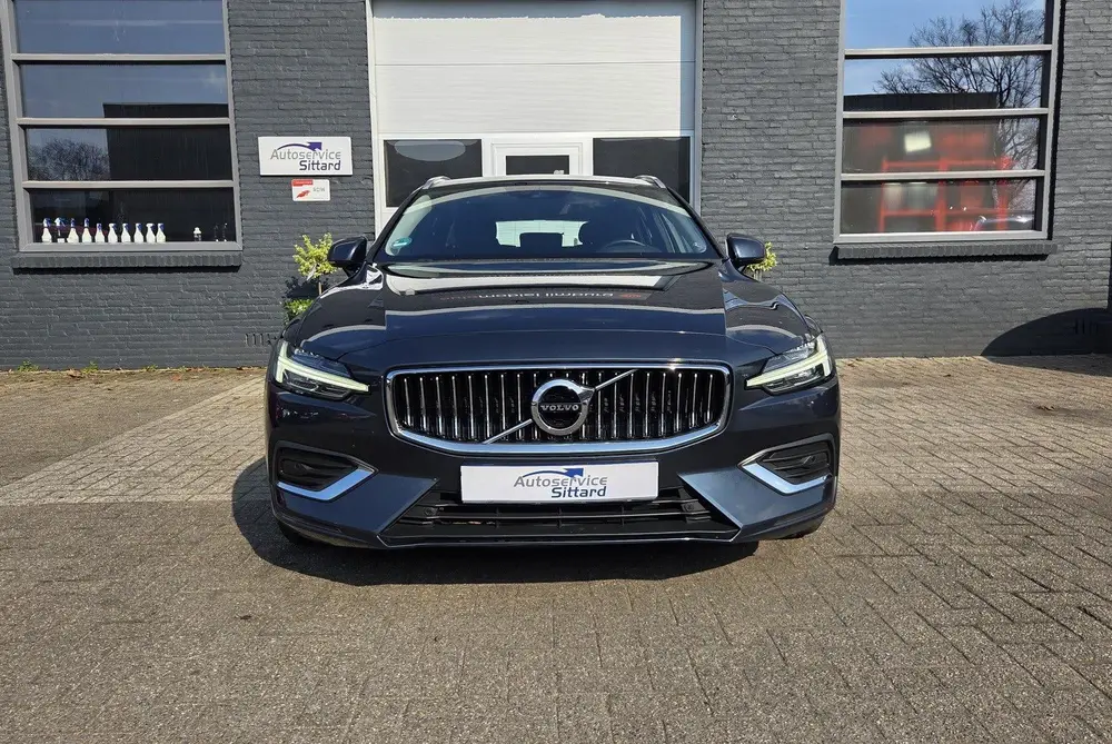 Volvo V60 2.0 T5 Inscription uit 2019, foto 2