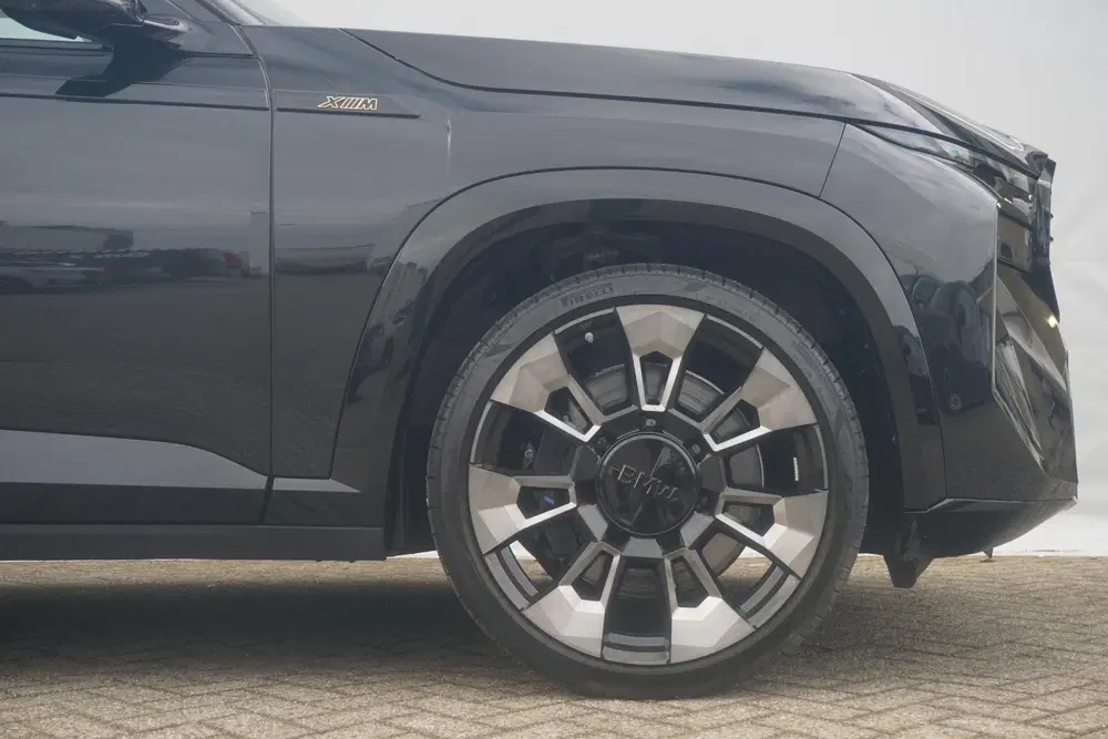 BMW XM uit 2024, foto 10
