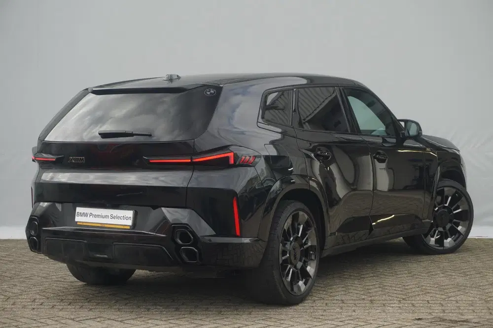 BMW XM uit 2024, foto 2