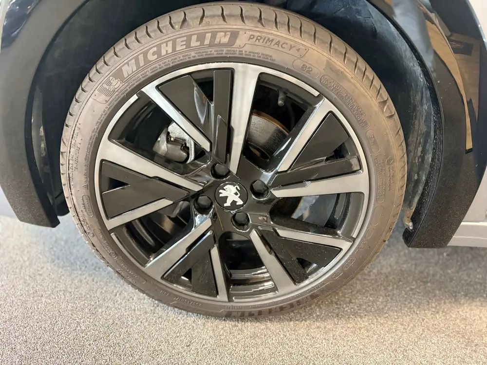 Peugeot 208 1.2 GT 101pk uit 2023, foto 11