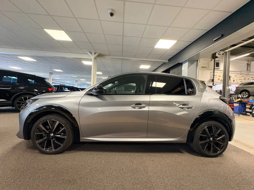 Peugeot 208 1.2 GT 101pk uit 2023, foto 2