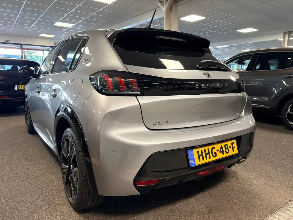 Peugeot 208 1.2 GT 101pk uit 2023, foto 3