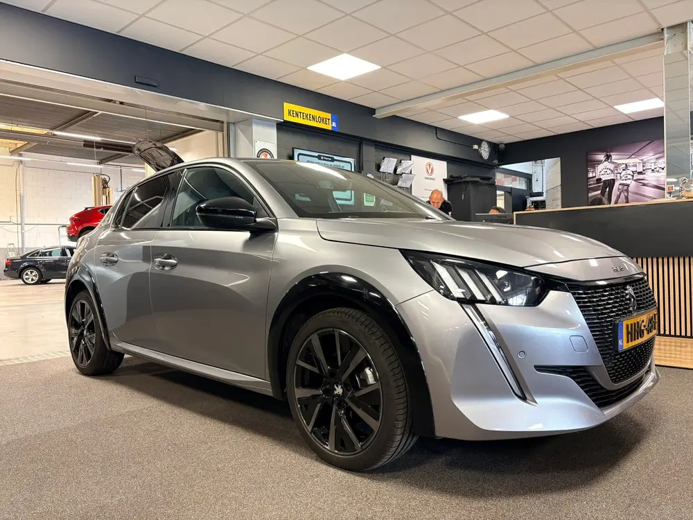 Peugeot 208 1.2 GT 101pk uit 2023, foto 8