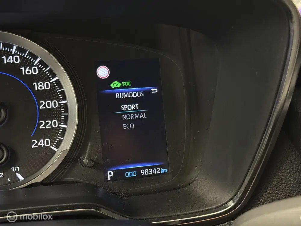Toyota Corolla 1.8 Hybrid Business CAMERA uit 2021, foto 18