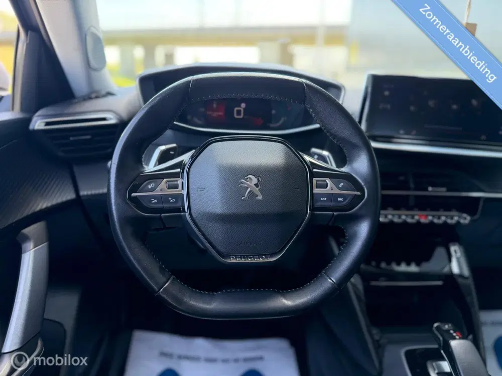 Peugeot 2008 1.2 PureTech Allure Automaat uit 2020, foto 5