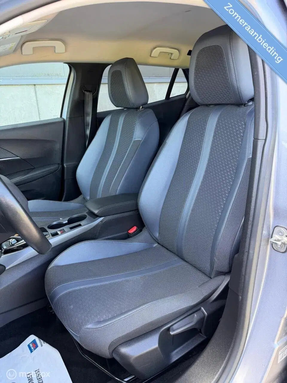 Peugeot 2008 1.2 PureTech Allure Automaat uit 2020, foto 6