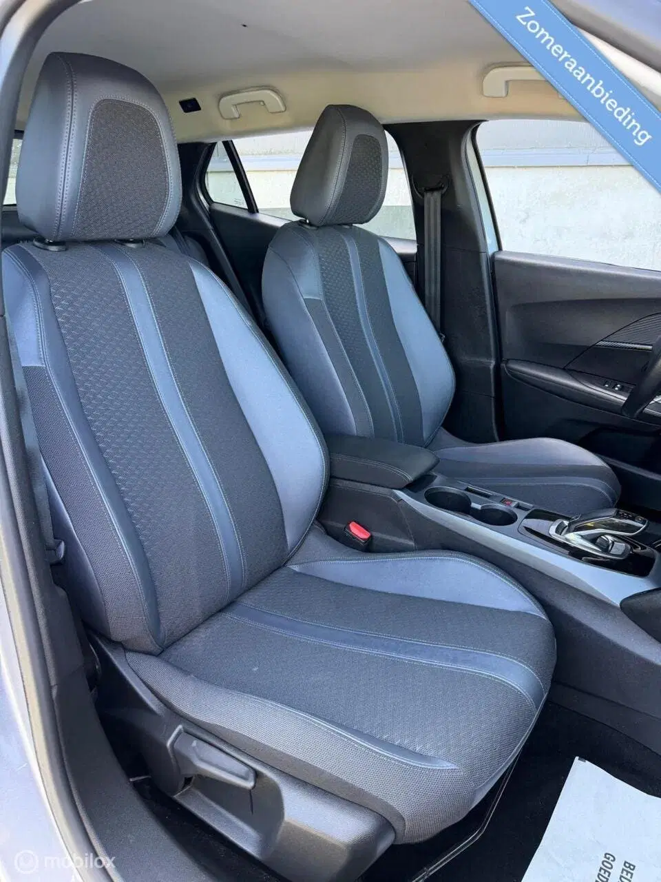 Peugeot 2008 1.2 PureTech Allure Automaat uit 2020, foto 7