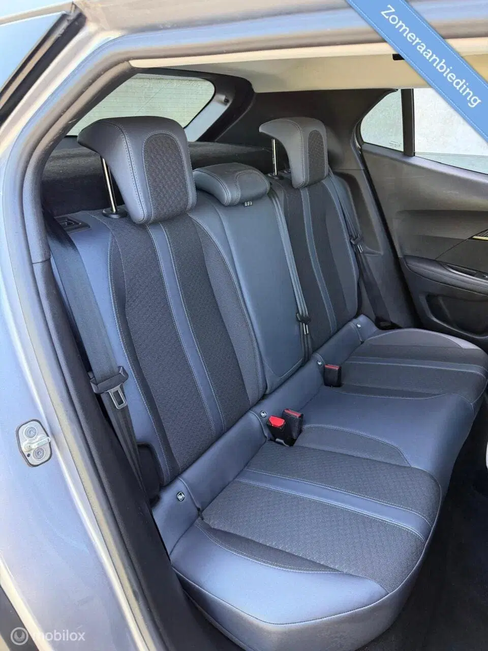 Peugeot 2008 1.2 PureTech Allure Automaat uit 2020, foto 8