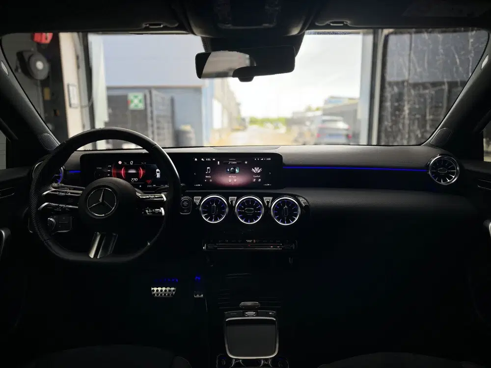 Mercedes-Benz A-Klasse 180 AMG Line (bj 2024 uit 2024, foto 11