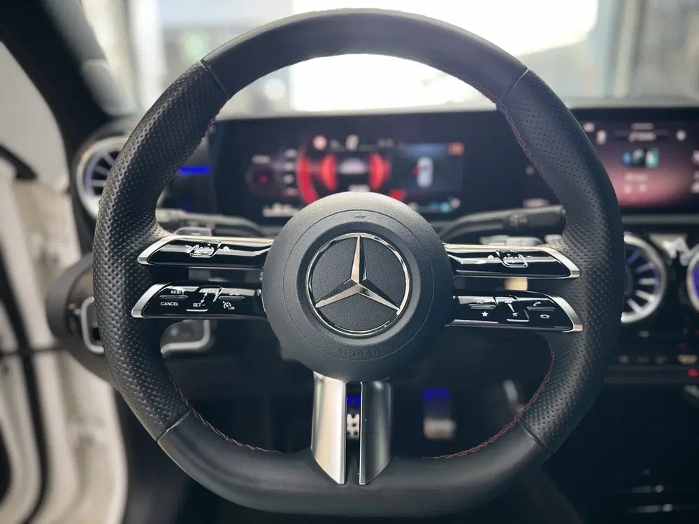 Mercedes-Benz A-Klasse 180 AMG Line (bj 2024 uit 2024, foto 12