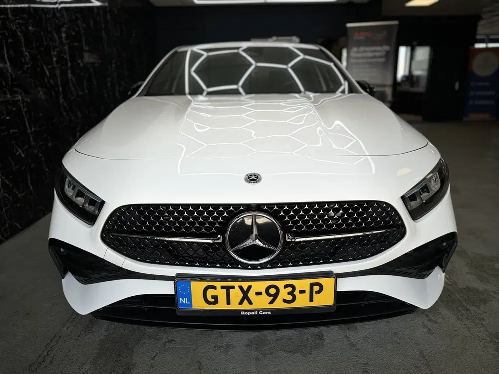 Mercedes-Benz A-Klasse 180 AMG Line (bj 2024 uit 2024, foto 2