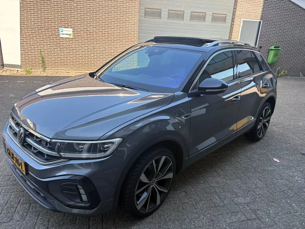 Volkswagen T-Roc 1.5 TSI 150pk 7-DSG 2022 Grijs uit 2022