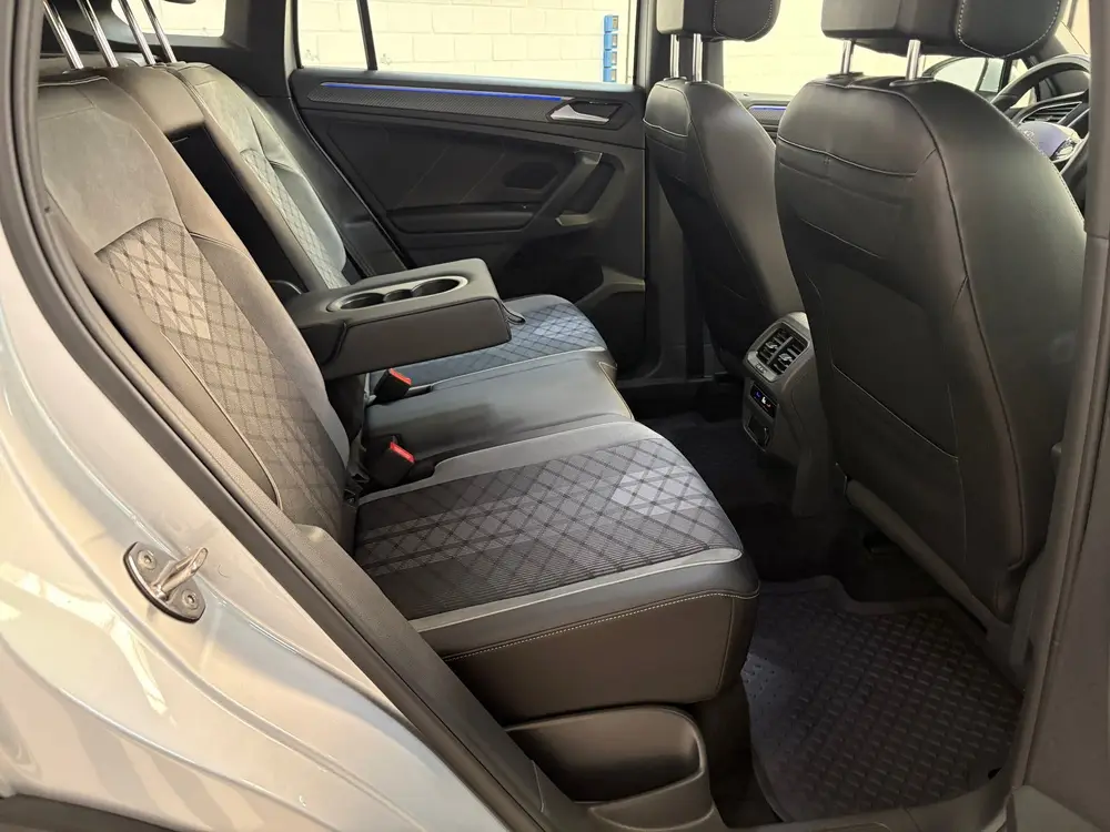 Volkswagen Tiguan 1.4 TSI eHybrid R-Line Business+ Panoramad uit 2022, foto 8