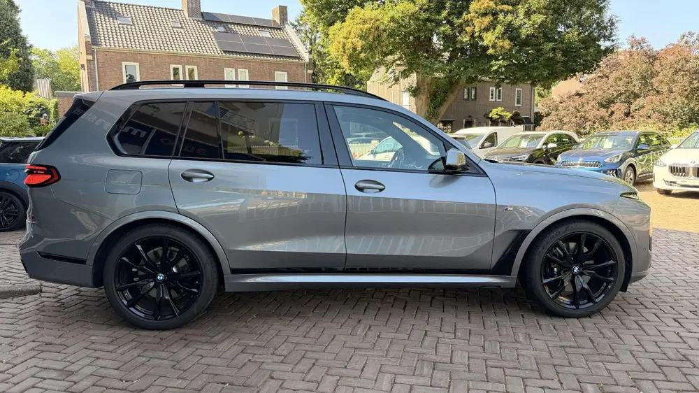 BMW X7 xDrive40i uit 2023, foto 6