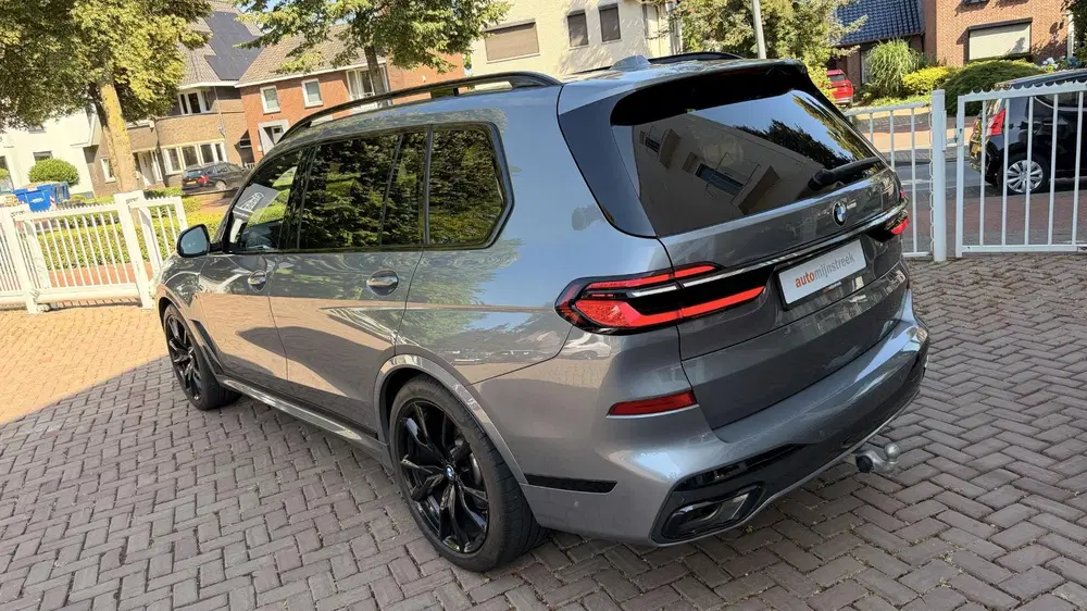 BMW X7 xDrive40i uit 2023, foto 9