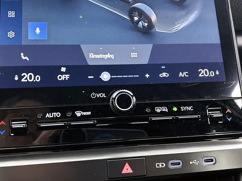 Lexus LBX 2WD uit 2025, foto 14