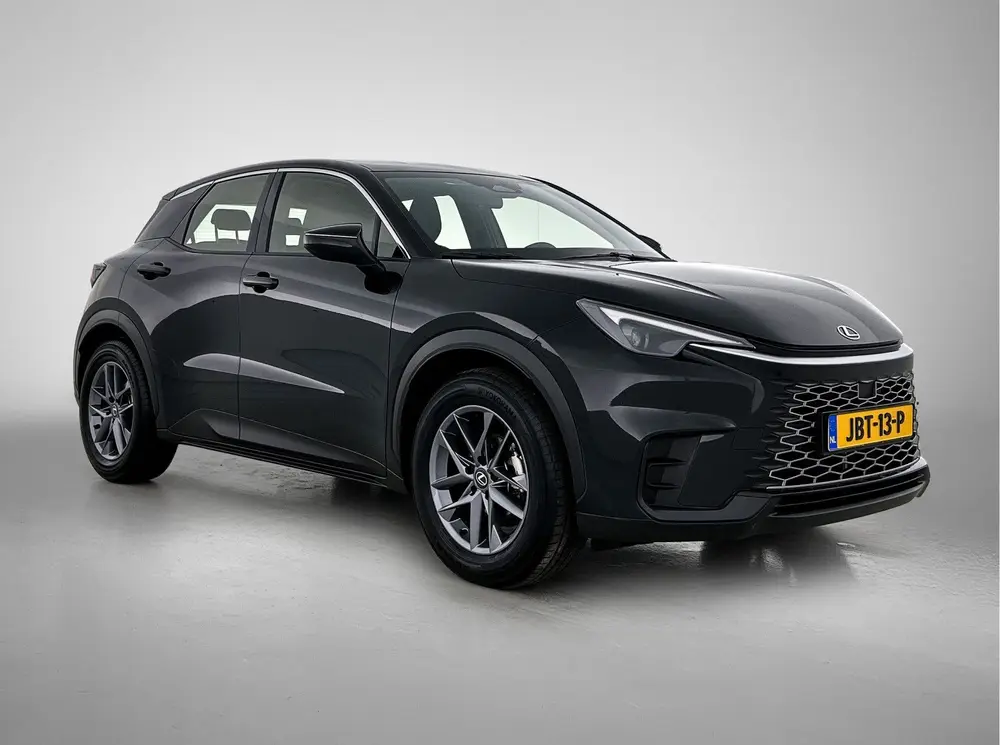 Lexus LBX 2WD uit 2025, foto 17