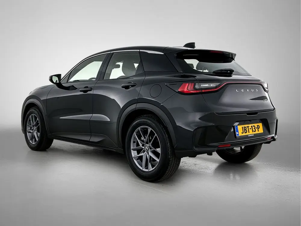Lexus LBX 2WD uit 2025, foto 18