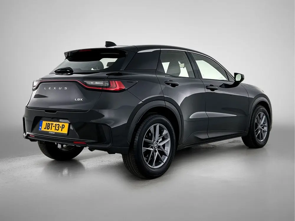 Lexus LBX 2WD uit 2025, foto 2
