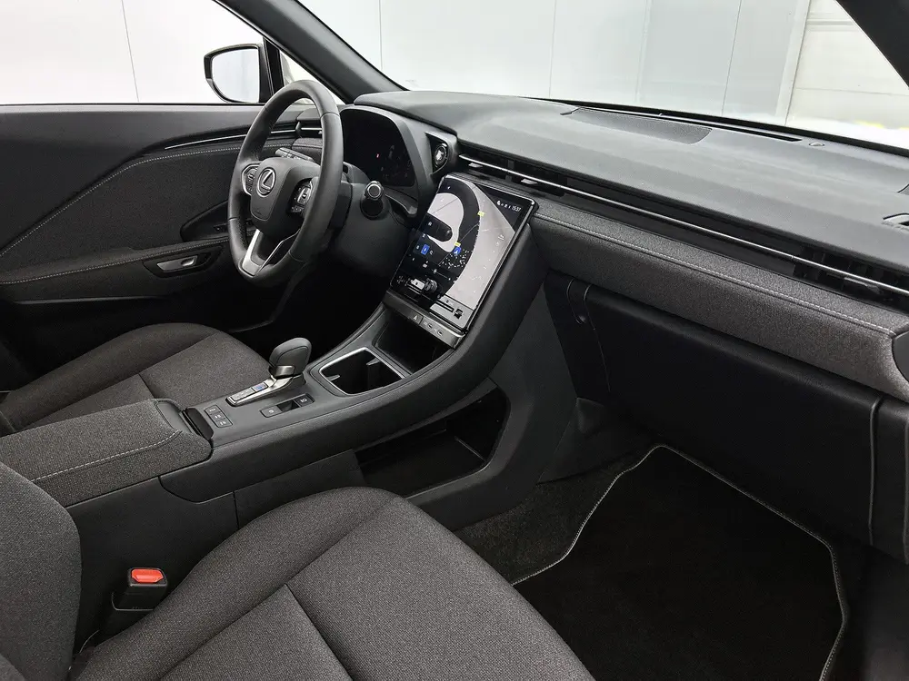 Lexus LBX 2WD uit 2025, foto 6