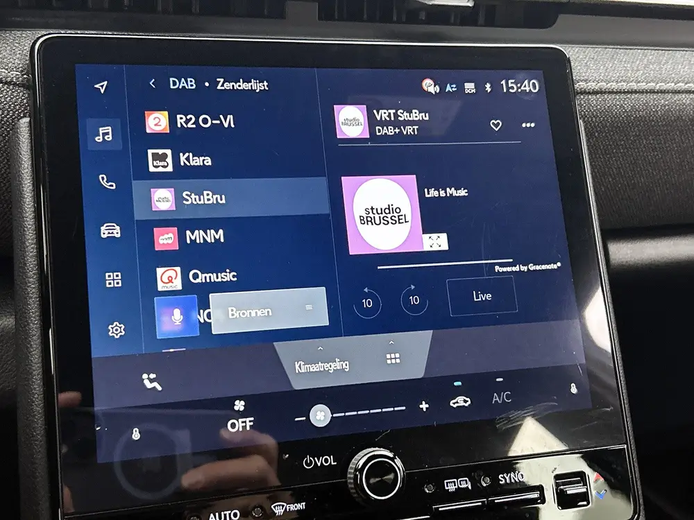 Lexus LBX 2WD uit 2025, foto 9