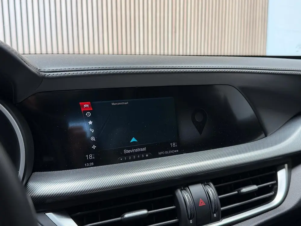 Alfa Romeo Stelvio 2.0 T AWD B-Tech - 20 INCH - PANO - SPORT uit 2019, foto 13