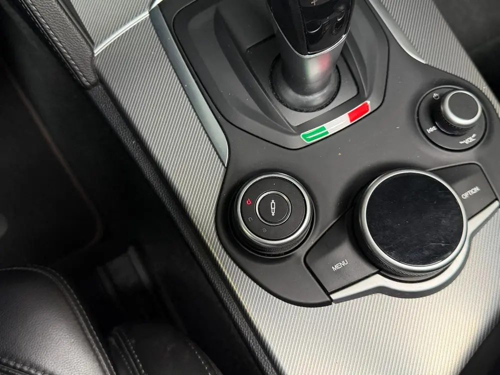 Alfa Romeo Stelvio 2.0 T AWD B-Tech - 20 INCH - PANO - SPORT uit 2019, foto 15