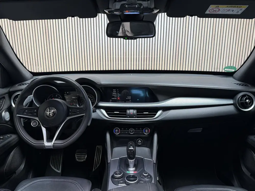 Alfa Romeo Stelvio 2.0 T AWD B-Tech - 20 INCH - PANO - SPORT uit 2019, foto 6