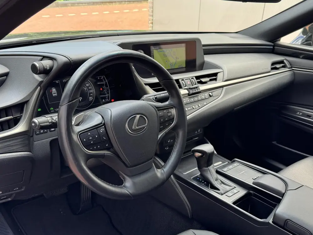 Lexus ES 300h Business Dealer Onderhouden Mooie auto uit 2020, foto 2