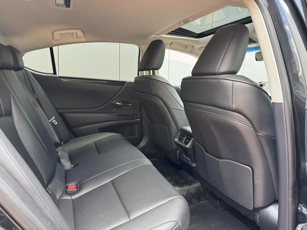 Lexus ES 300h Business Dealer Onderhouden Mooie auto uit 2020, foto 20