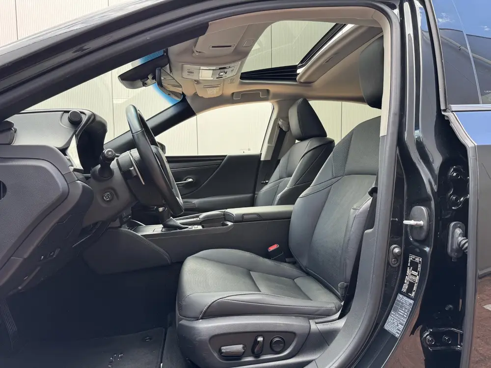 Lexus ES 300h Business Dealer Onderhouden Mooie auto uit 2020, foto 4
