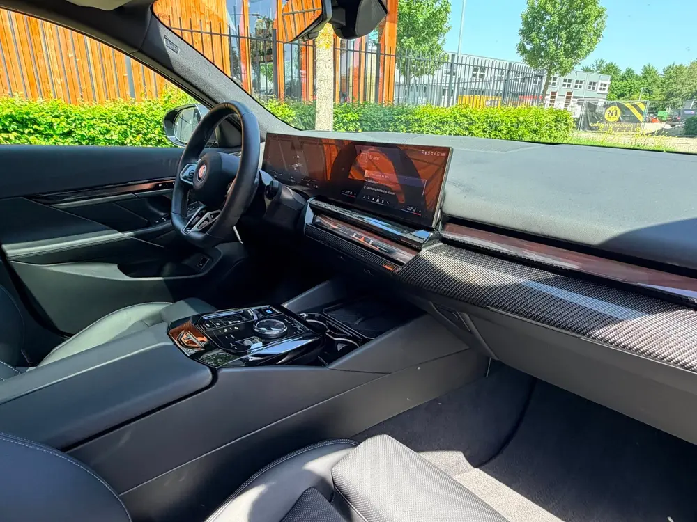 BMW i5 eDrive40 M-Sport PRO uit 2025, foto 4