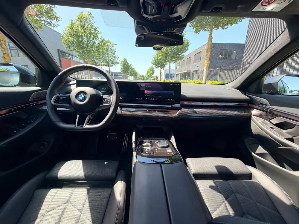 BMW i5 eDrive40 M-Sport PRO uit 2025, foto 8