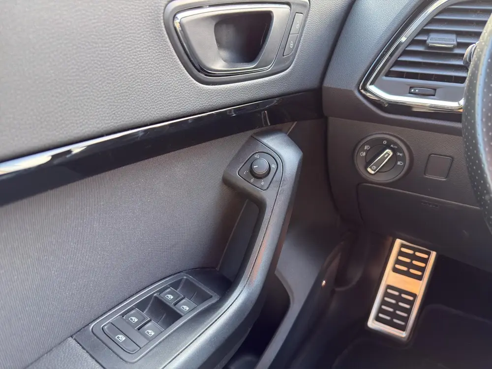 SEAT Ateca 2.0 TSI 4drive FR Business Intense | Pano | 360 C uit 2019, foto 13