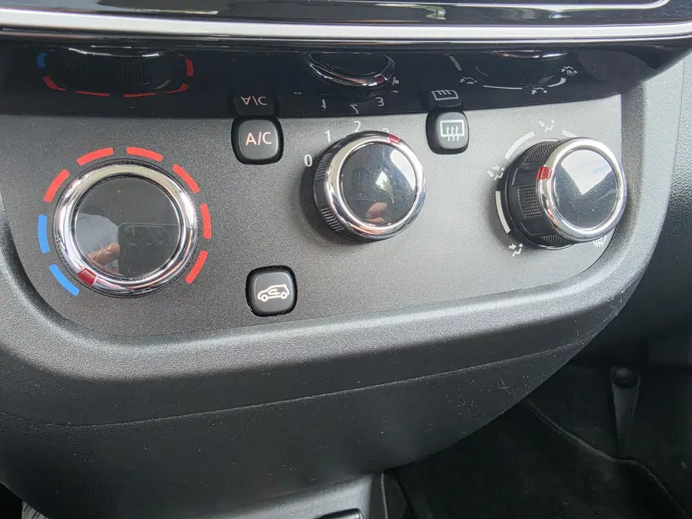 Dacia Spring Expression 27 kWh uit 2023, foto 18