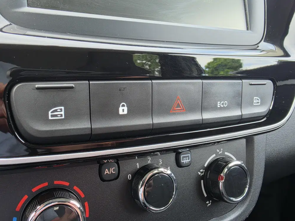 Dacia Spring Expression 27 kWh uit 2023, foto 19
