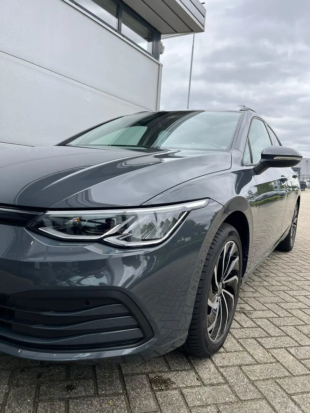 Volkswagen Golf Variant 1.0 eTSI Life Business | Parkeersens uit 2023, foto 2