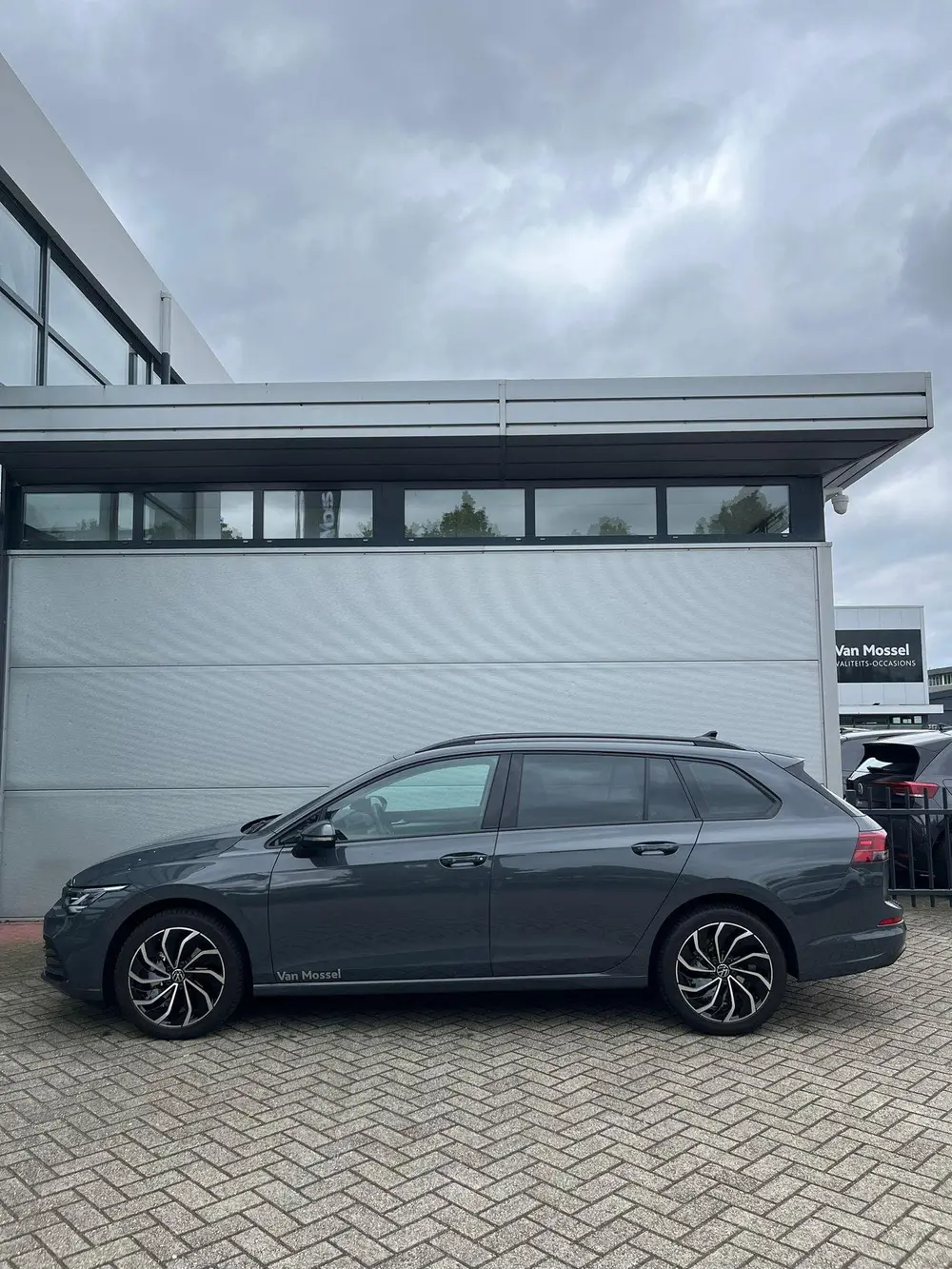 Volkswagen Golf Variant 1.0 eTSI Life Business | Parkeersens uit 2023, foto 3
