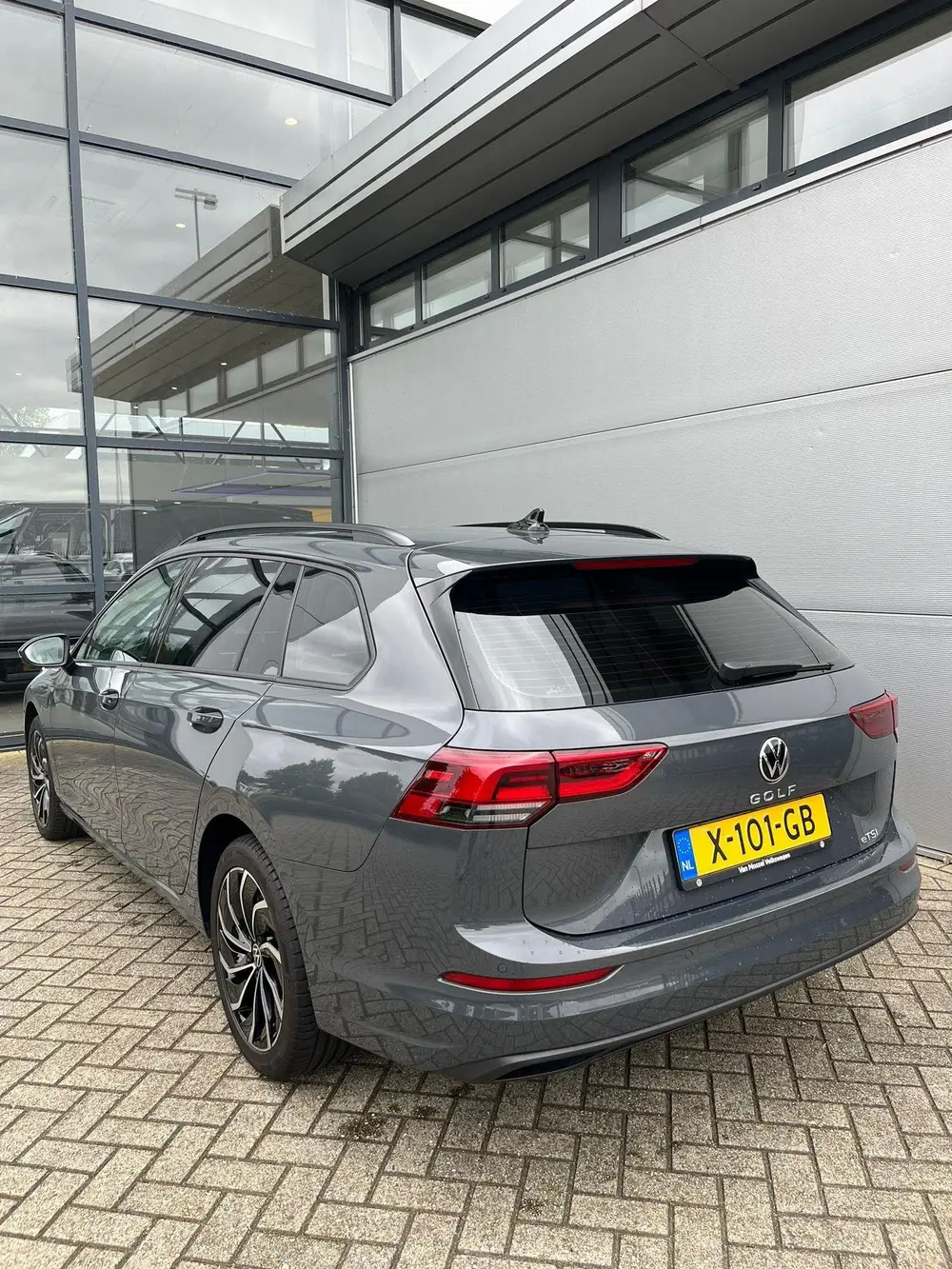Volkswagen Golf Variant 1.0 eTSI Life Business | Parkeersens uit 2023, foto 4