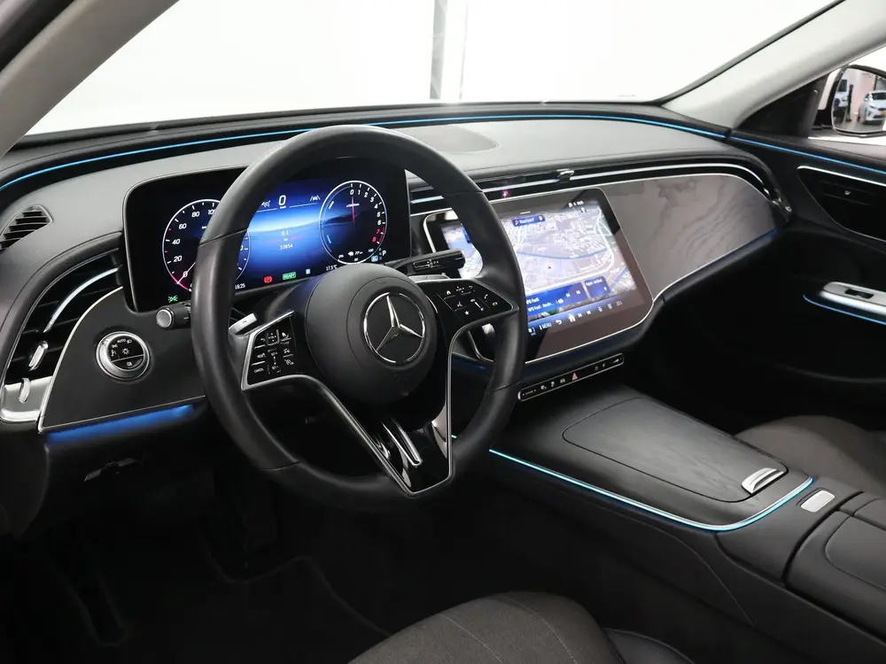 Mercedes-Benz E-Klasse 300 e Luxury Line uit 2024, foto 7