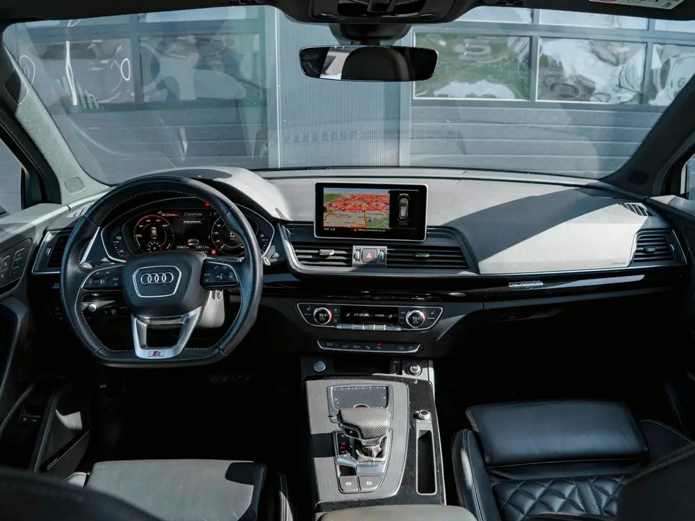 Audi Q5 55 TFSI e quattro Competition uit 2020, foto 2