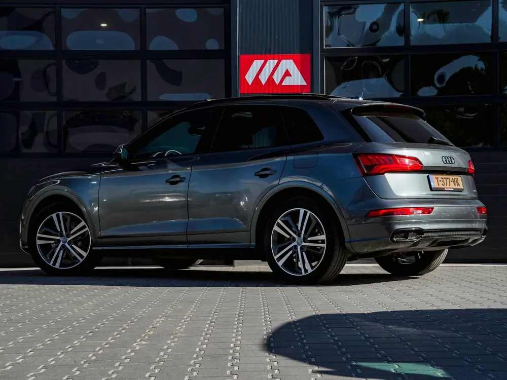 Audi Q5 55 TFSI e quattro Competition uit 2020, foto 9