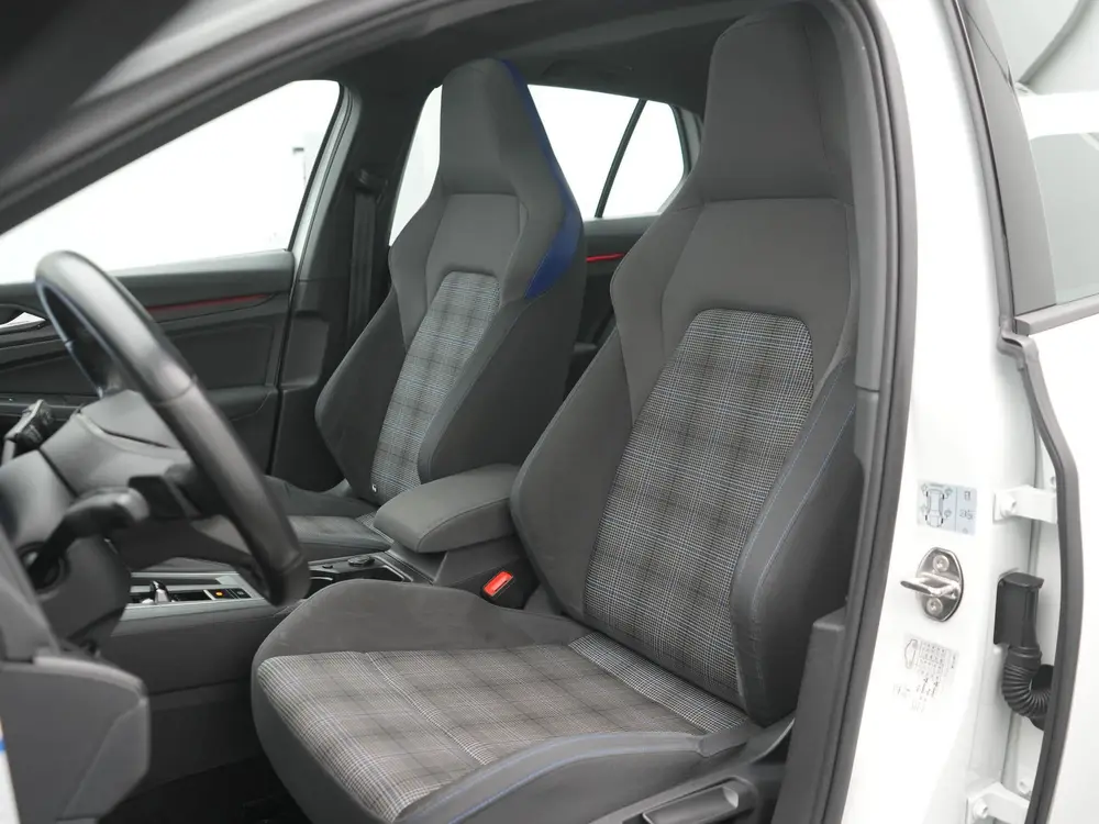 Volkswagen Golf 1.4 eHybrid GTE - RIJKLAARPRIJS - All Season uit 2021, foto 12